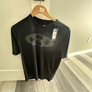 Men’s Under Armour T-shirt. Size small. Brand new, with tag. Black